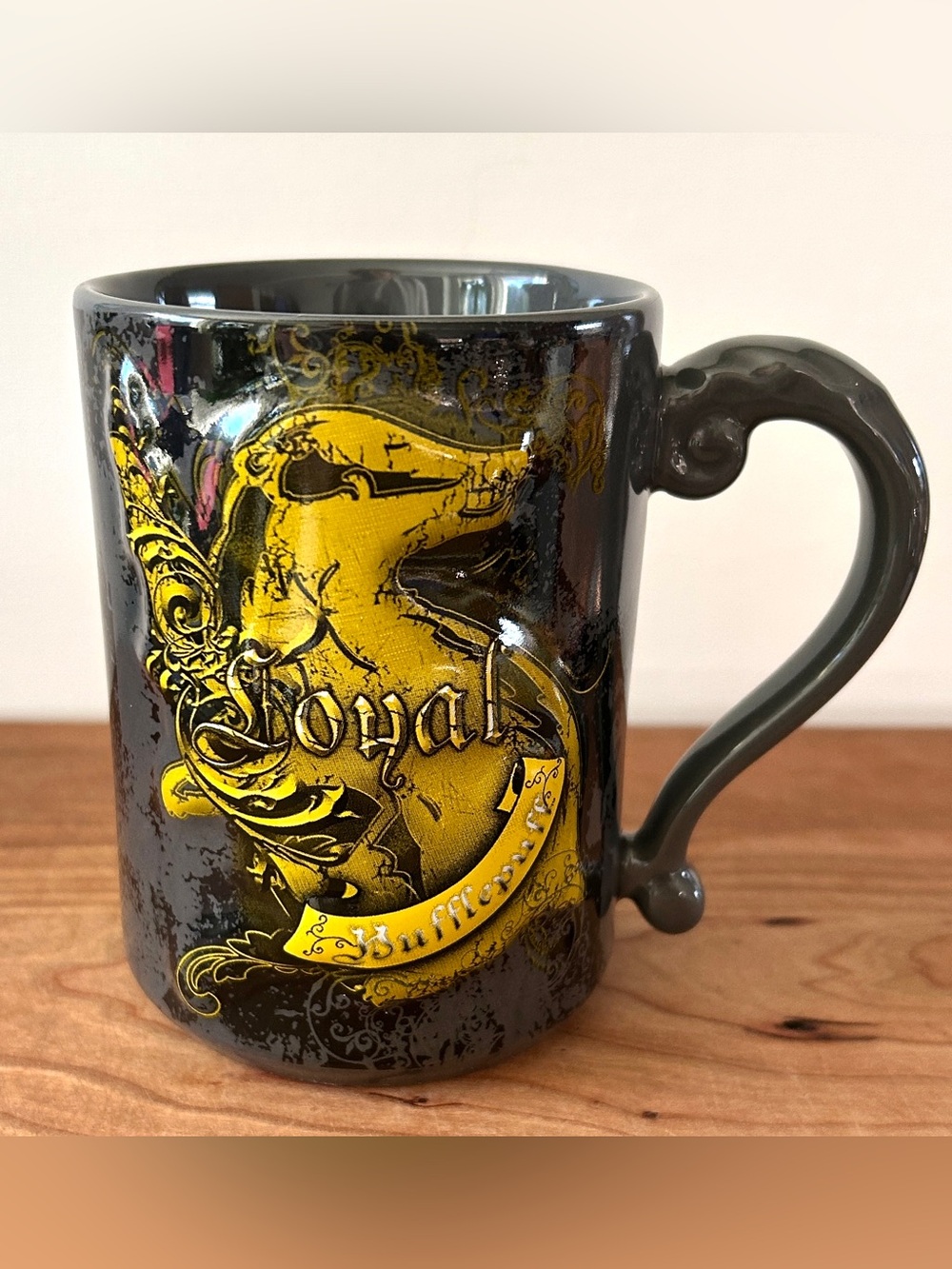 Harry Potter Hufflepuff 3D Black/Gold Loyal Mug Warner Bros Large 4.5”
